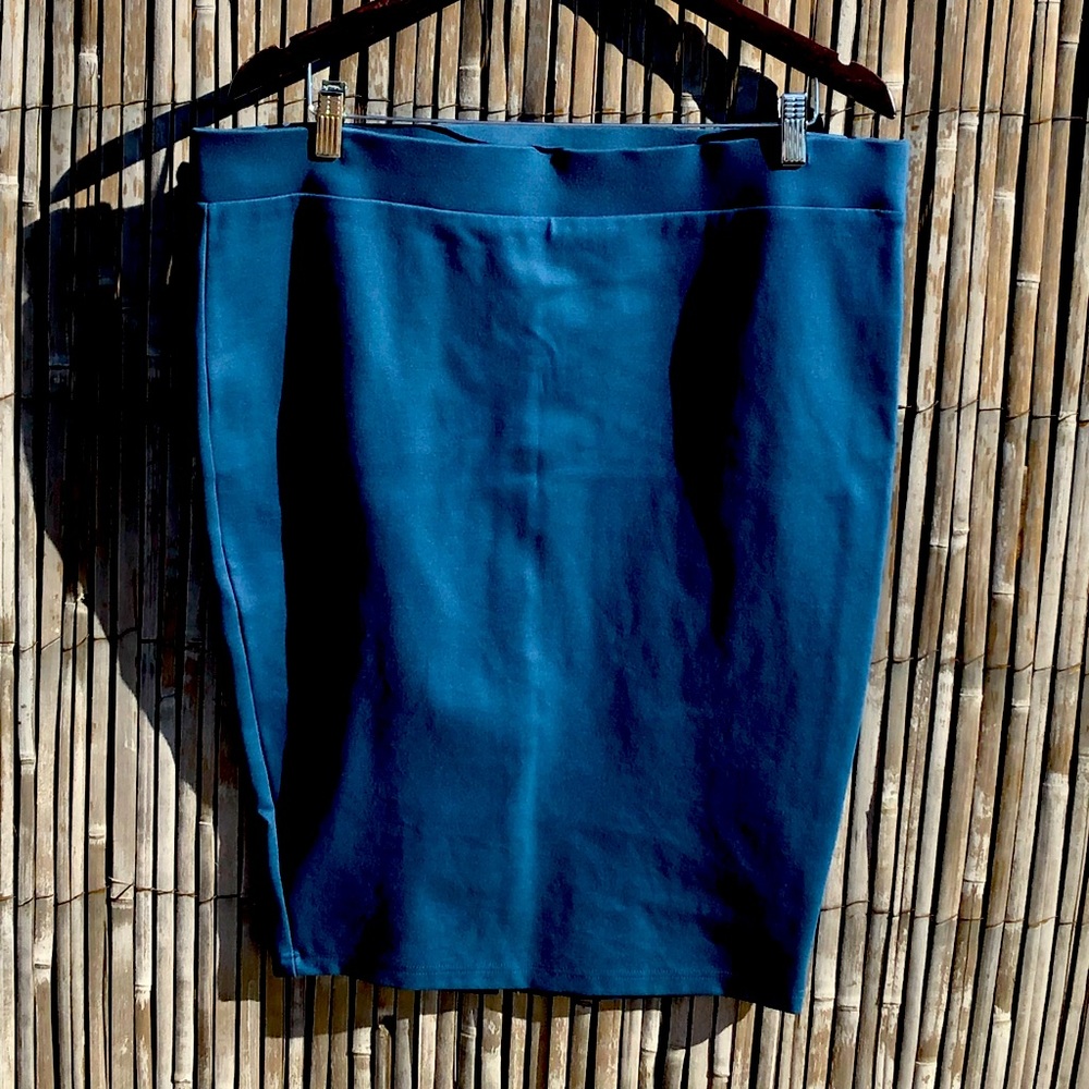 Torrid Size 2 Teal Pencil Skirt